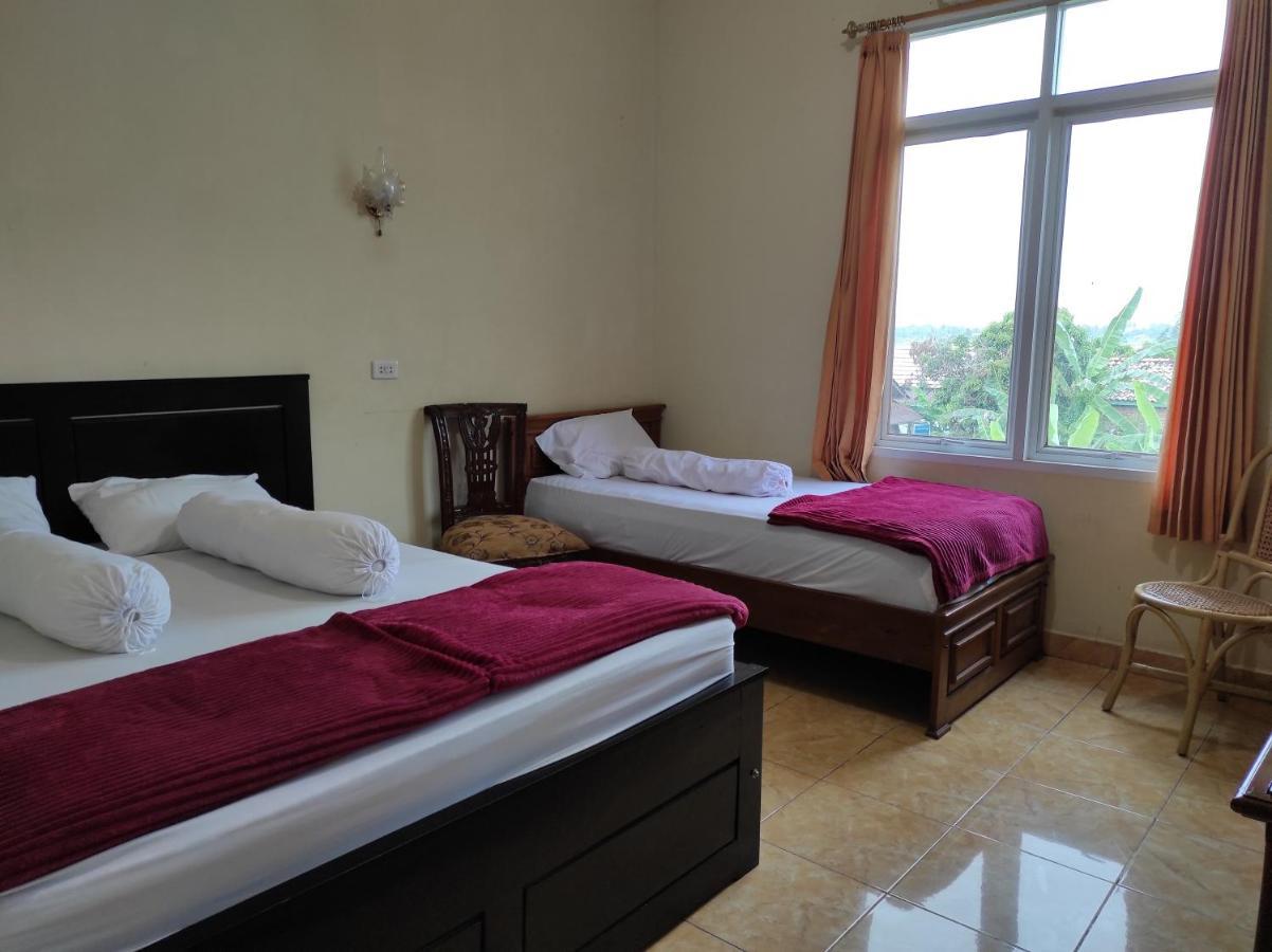 Hotel Randik Sekayu Exteriör bild