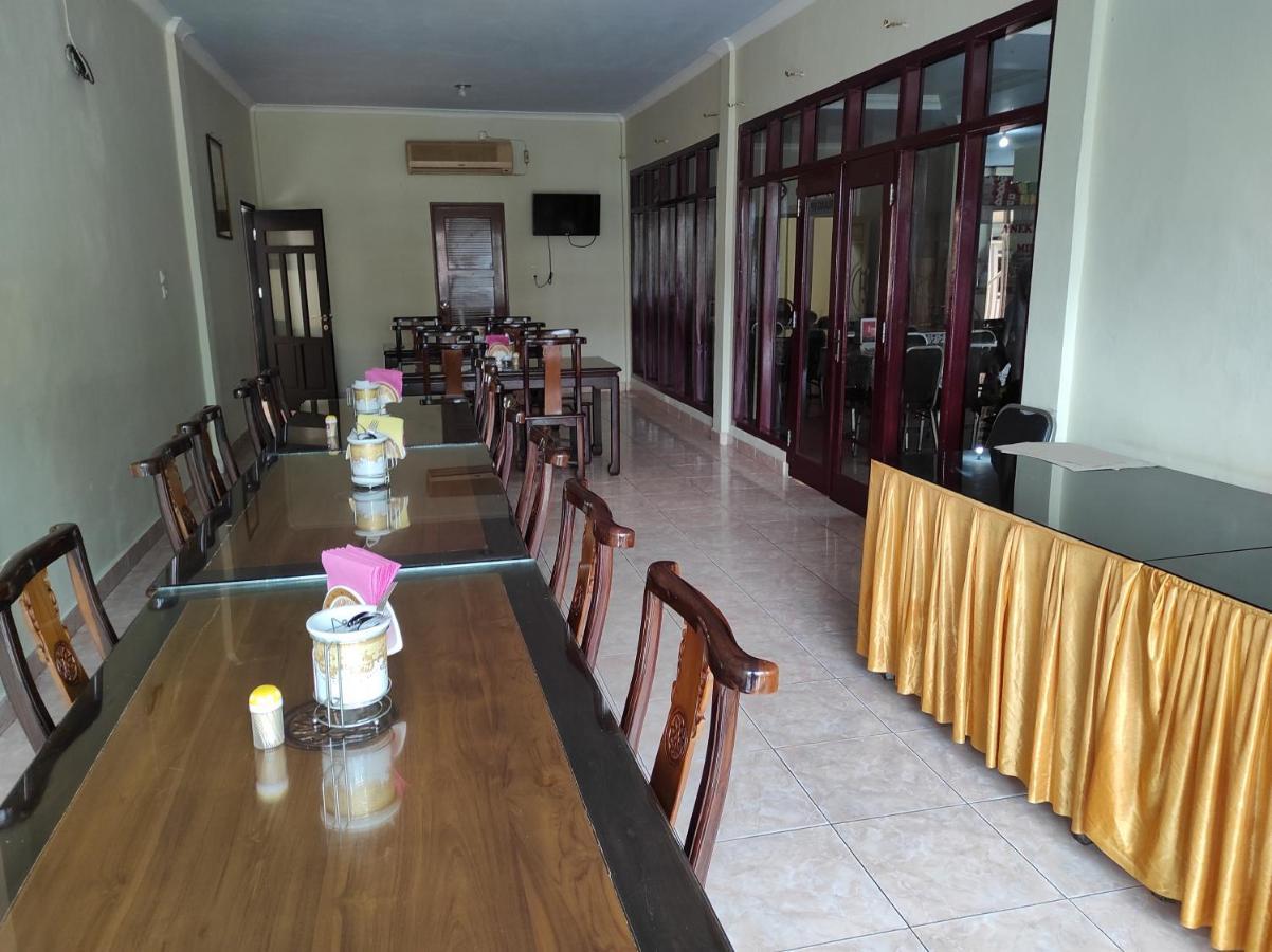 Hotel Randik Sekayu Exteriör bild