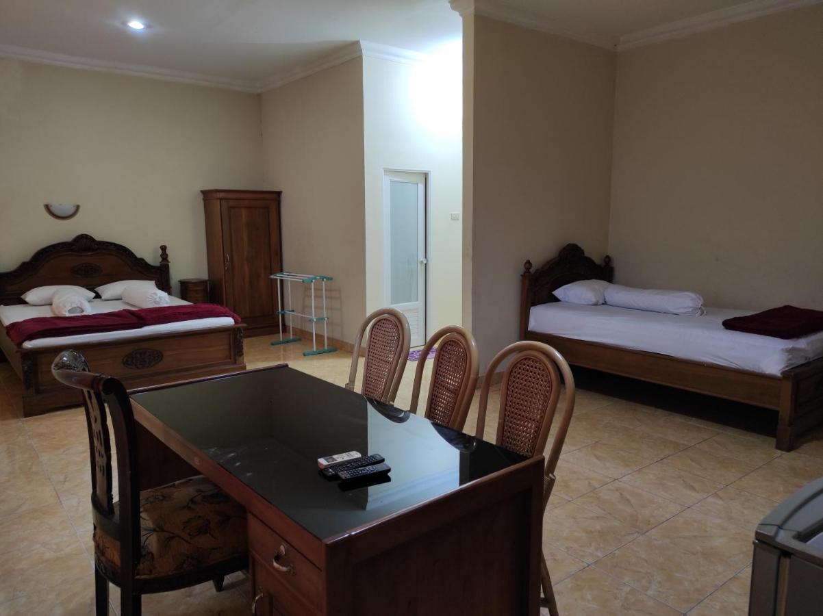 Hotel Randik Sekayu Exteriör bild